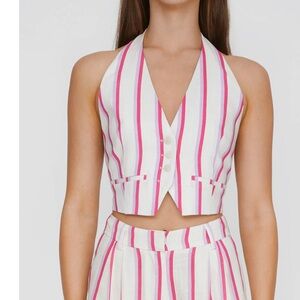 Stripe Crop Halter Top
NASTY GAL
